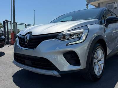 Renault Captur Renault Captur 1.0 tce Equilibre 90cv Argento usata Giugliano in Campania