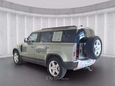 Land Rover Defender (2019) LAND ROVER 110 3.0D I6 250 CV AWD Auto X-Dynamic SE Verde usata San Martino Siccomario