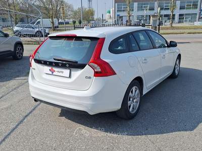 Volvo V60 1.6 Business Bianco usata Fossano