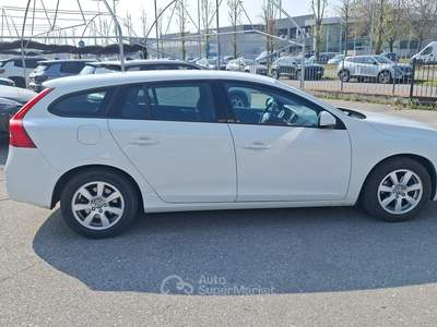 Volvo V60 1.6 Business Bianco usata Fossano