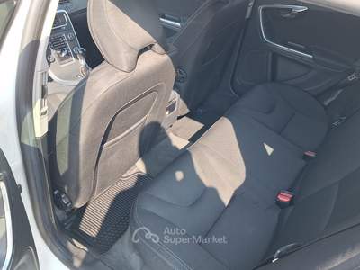 Volvo V60 1.6 Business Bianco usata Fossano