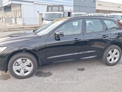 Volvo XC60 XC 60 XC60 B4 (d) AWD automatico Essential Nero usata Fossano