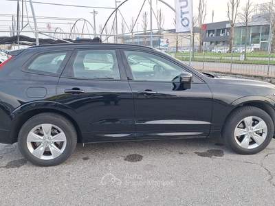 Volvo XC60 XC 60 XC60 B4 (d) AWD automatico Essential Nero usata Fossano