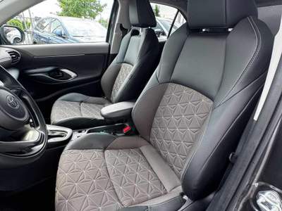 Toyota Yaris Cross 1.5 Hybrid 130 CV 5p. E-CVT Lounge Grigio usata San Lazzaro di Savena