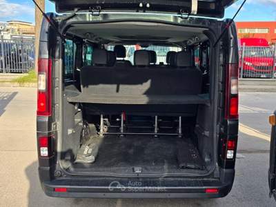 Renault Trafic 2.0 dCi 145CV 9 POSTI Nero usata Frattaminore