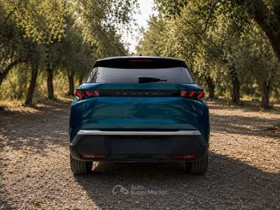 Peugeot 5008  - 5008 1.2 hybrid gt 145cv 7p.ti e-dcs6 Blu/Azzurro usata Roma