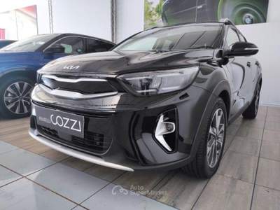 Kia Stonic  -  1.0 t-gdi 120 cv mhev dct gt line Nero usata LEGNANO