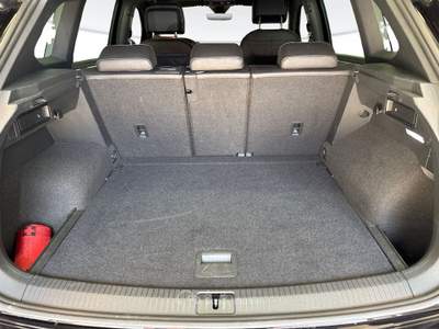 Volkswagen Tiguan Tiguan 2.0 tdi r-line 150cv dsg Nero usata San Zeno Naviglio