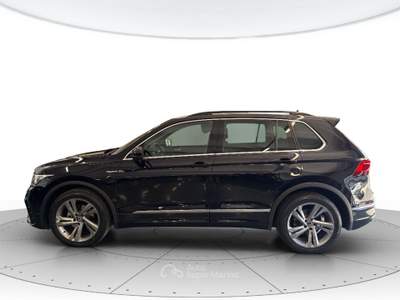 Volkswagen Tiguan Tiguan 2.0 tdi r-line 150cv dsg Nero usata San Zeno Naviglio