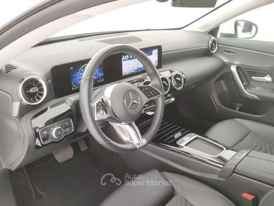 Mercedes-Benz CLA Cla shooting brake 180 d progressive advanced auto Bianco usata Livorno