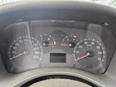 Fiat Punto 1.2 5 porte Active Natural Power Bianco usata Somma Vesuviana