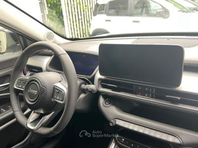 Jeep Avenger 1.2 Turbo 100 CV MHEV Summit da €269,00 Bianco usata Somma Vesuviana
