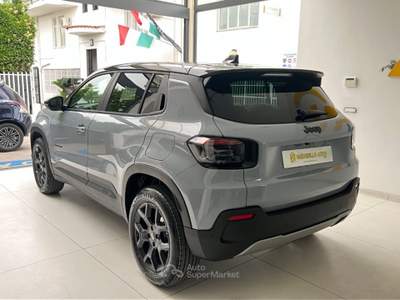 Jeep Avenger 1.2 Turbo 110 CV MHEV Summit blak edition da€299,0 Grigio usata Somma Vesuviana