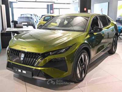 Peugeot 408 Hybrid 145 e-DCS6 GT Exclusive Verde usata Pianezza