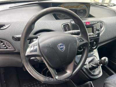 Lancia Ypsilon 1.0 FireFly 5 porte S&S Hybrid Ecochic Silver€110, Bianco usata Somma Vesuviana