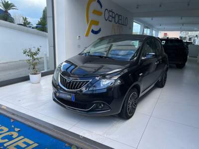 Lancia Ypsilon 1.0 FireFly 5 porte S&S Hybrid Gold tua da €125,00 Nero usata Somma Vesuviana