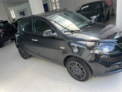 Lancia Ypsilon 1.0 FireFly 5 porte S&S Hybrid Gold tua da €125,00 Nero usata Somma Vesuviana