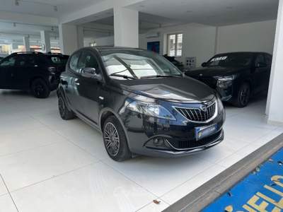 Lancia Ypsilon 1.0 FireFly 5 porte S&S Hybrid Gold tua da €125,00 Nero usata Somma Vesuviana