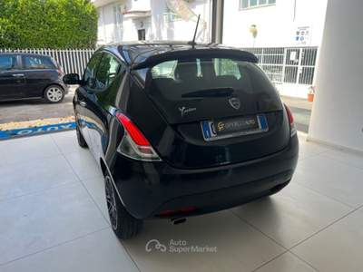 Lancia Ypsilon 1.0 FireFly 5 porte S&S Hybrid Gold tua da €125,00 Nero usata Somma Vesuviana