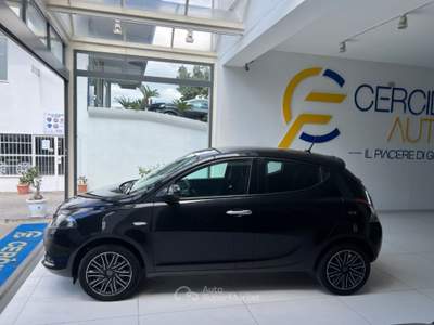 Lancia Ypsilon 1.0 FireFly 5 porte S&S Hybrid Gold tua da €125,00 Nero usata Somma Vesuviana