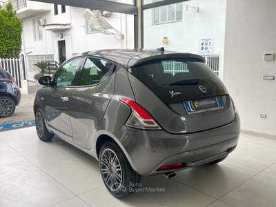 Lancia Ypsilon 1.0 FireFly 5 porte S&S Hybrid Gold tua da €125,00 Grigio usata Somma Vesuviana