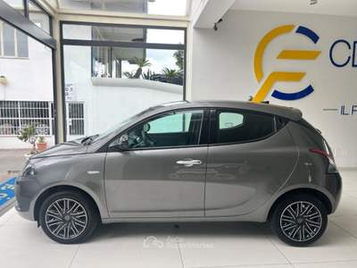 Lancia Ypsilon 1.0 FireFly 5 porte S&S Hybrid Gold tua da €125,00 Grigio usata Somma Vesuviana
