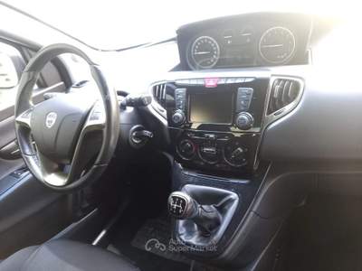 Lancia Ypsilon 1.2 69 CV 5 porte Gold tua da €129  Blu/Azzurro usata Somma Vesuviana