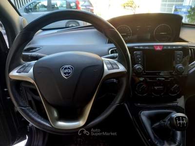 Lancia Ypsilon 1.2 69 CV 5 porte Gold tua da €129  Blu/Azzurro usata Somma Vesuviana