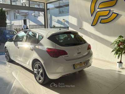Opel Astra 1.4 100CV 5 porte Cosmo Bianco usata Somma Vesuviana