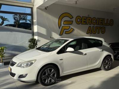 Opel Astra 1.4 100CV 5 porte Cosmo Bianco usata Somma Vesuviana