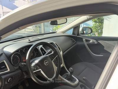 Opel Astra 1.4 100CV 5 porte Cosmo Bianco usata Somma Vesuviana
