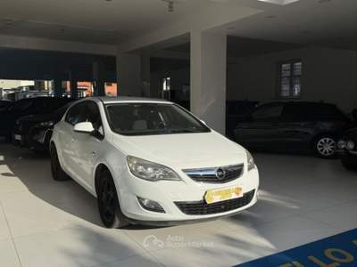 Opel Astra 1.4 100CV 5 porte Cosmo Bianco usata Somma Vesuviana