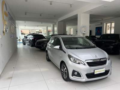 Peugeot 108 PureTech 82 5porte Allure da €90,00 mensili ant0 Grigio usata Somma Vesuviana