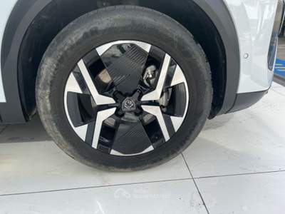 Peugeot 2008 BlueHDi 130 S&S EAT8 Allure Bianco usata Somma Vesuviana