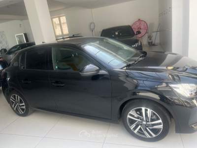 Peugeot 208 BlueHDi 100 Stop&Start 5 porte Allure DA€159,00 Nero usata Somma Vesuviana