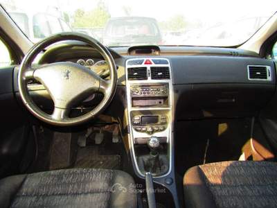 Peugeot 307 1.6 16V HDi FAP 110CV Station XS Nero usata Somma Vesuviana