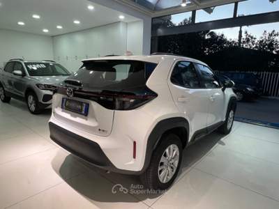 Toyota Yaris Cross 1.5 Hybrid 5p. E-CVT Active tua da €269,00 mensili Bianco usata Somma Vesuviana