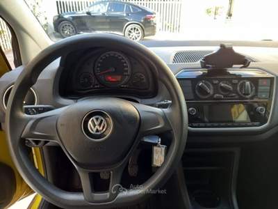 Volkswagen up! 1.0 5p move up BlueMotion Technology da€120 Giallo usata Somma Vesuviana