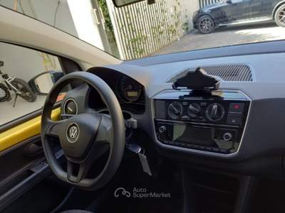 Volkswagen up! 1.0 5p move up BlueMotion Technology da€120 Giallo usata Somma Vesuviana