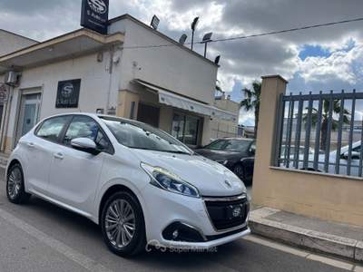 Peugeot 208 1.2 82 5p Allure Argento usata San Michele Salentino