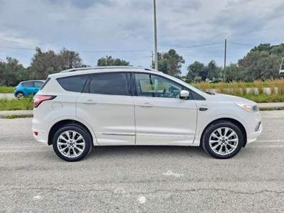 Ford Kuga 2.0 TDCI 180 CV S&S AWD Powershift Vignale Bianco usata Maruggio