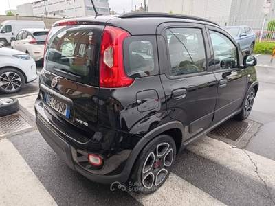 Fiat Panda 1.0 firefly hybrid City Life s&s 70cv 5p.ti Nero usata Torino