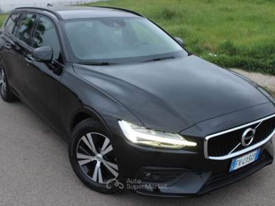 Volvo V60 2.0 D3 150cv *PELLE *RETROCAMERA Nero usata Monteroni di Lecce