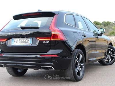Volvo XC60 Aut. R-Design *SOLI 67.000 KM Nero usata Monteroni di Lecce