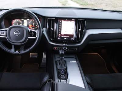 Volvo XC60 Aut. R-Design *SOLI 67.000 KM Nero usata Monteroni di Lecce