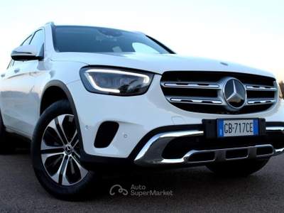 Mercedes-Benz GLC MERCEDES GLC 200 d 4Matic Aut *LED *Vetri Privacy Bianco usata Monteroni di Lecce