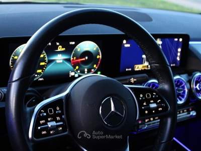Mercedes-Benz GLA MERCEDES GLA 200 d Aut. *Pelle *Luci Ambiente Grigio usata Monteroni di Lecce