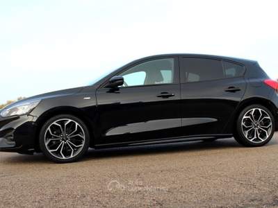 Ford Focus berlina ST-Line 1.5 dCi 120cv Aut. *LED Nero usata Monteroni di Lecce
