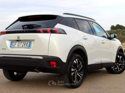 Peugeot 2008 1.5 BlueHDi 110 CV Allure *LED Bianco usata Monteroni di Lecce