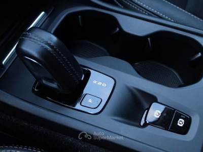 Volvo XC40 Geartronic 150 CV *FULL LED Bianco usata Monteroni di Lecce
